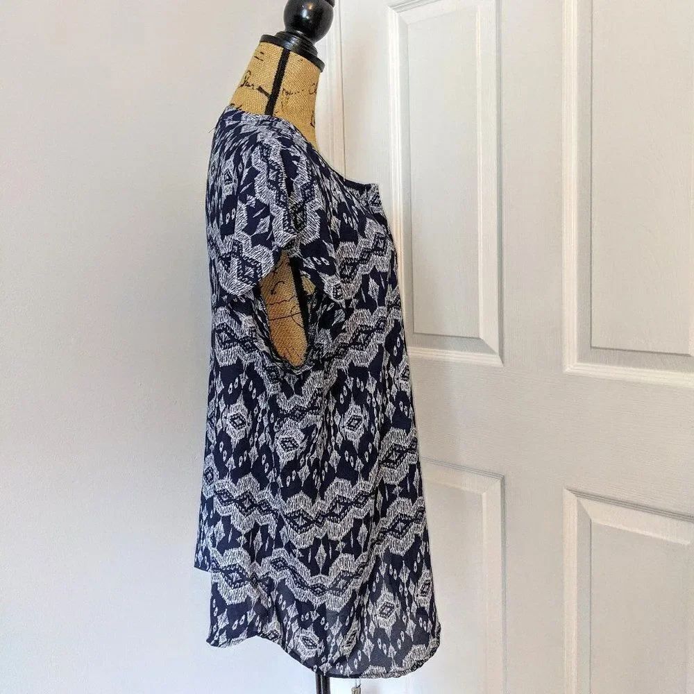 Blue and White blouse - Picture 3 of 5